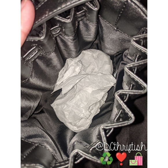 Banana Republic pleated bucket bag🖤 - Picture 8 of 9